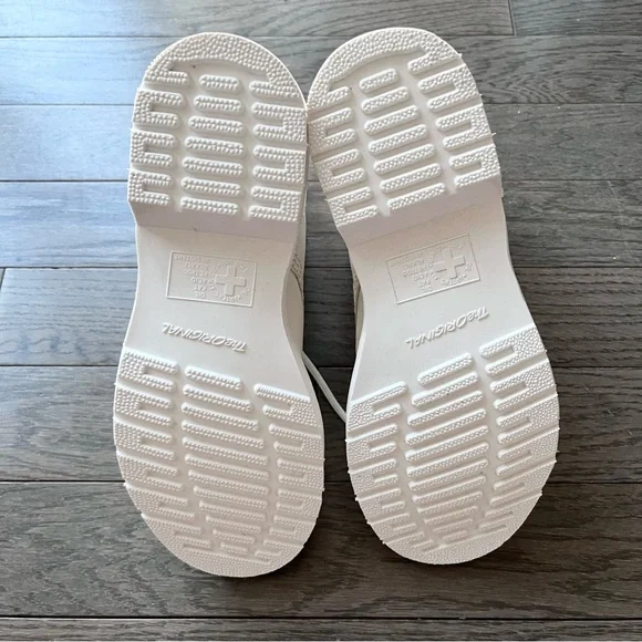 NIB Dr. Martens 1460 Nappa Leather 8-Eye Boot Pascal mono optical white size 8 - Picture 6 of 8